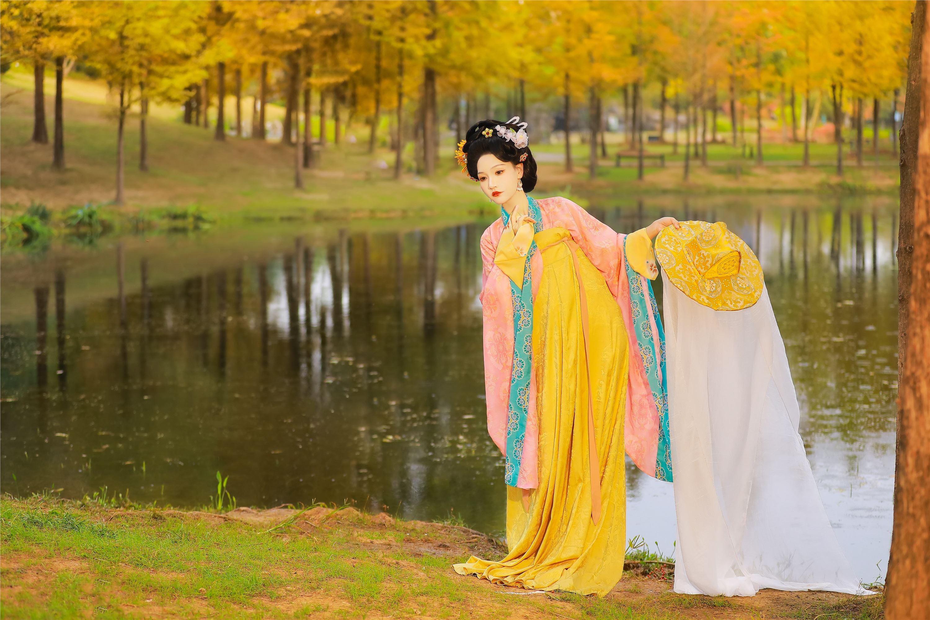 YITUYU艺图语 2025.02.07 秋意浓 焚香小也